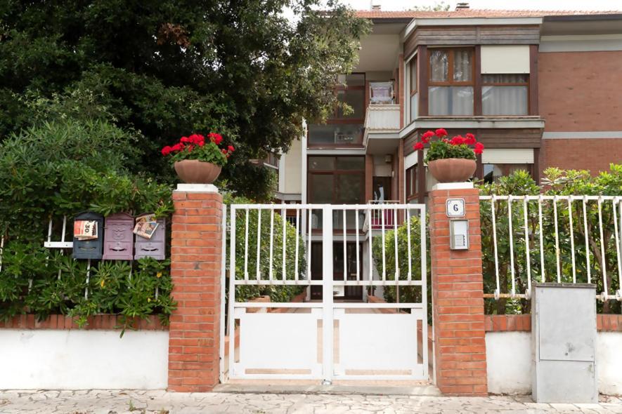 Apartment Mansarda Tirrenia